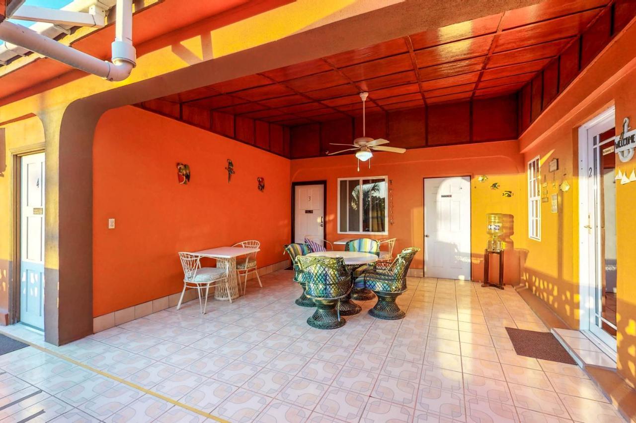 Hummingbird Home Suites San Pedro Kültér fotó